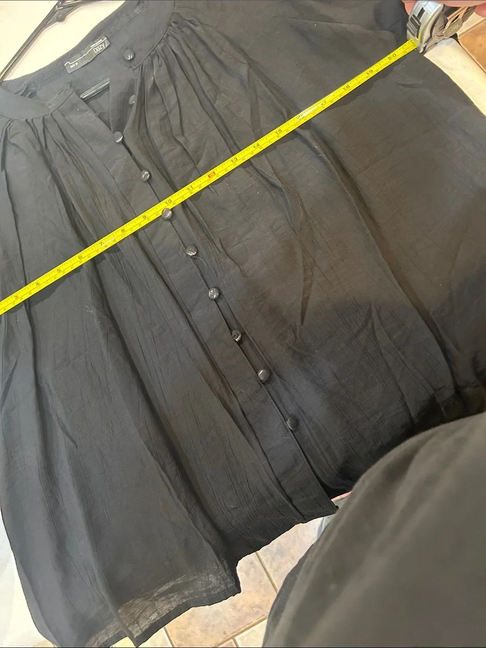 2 balloon sleeved blouses - Picture 4 of 10
